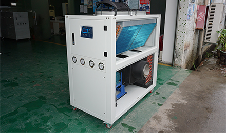 冷水機(jī)組更換潤滑油及過濾器方法